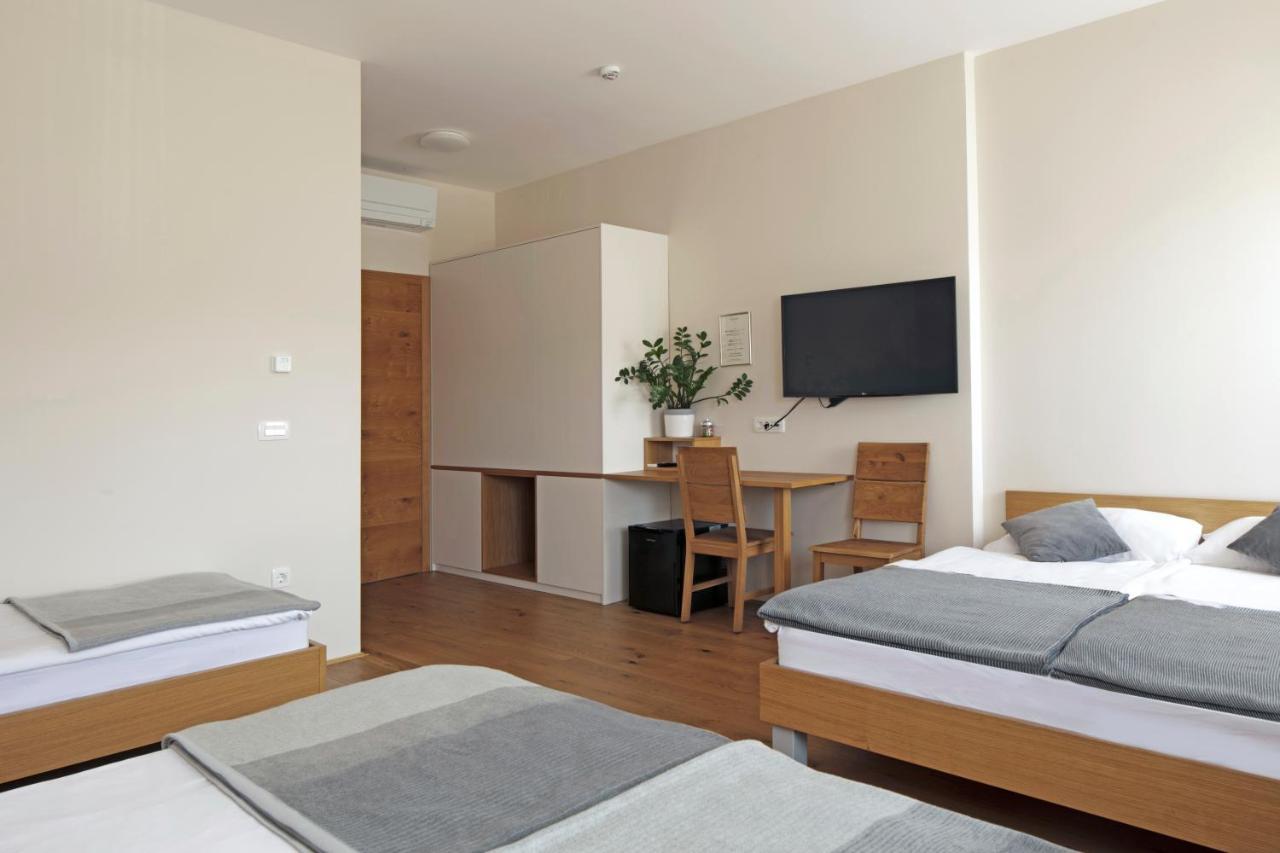 Guesthouse Turšič Vrhnika Extérieur photo